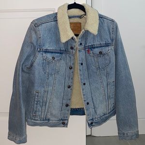 BRAND NEW Levi’s premium trucker jacket